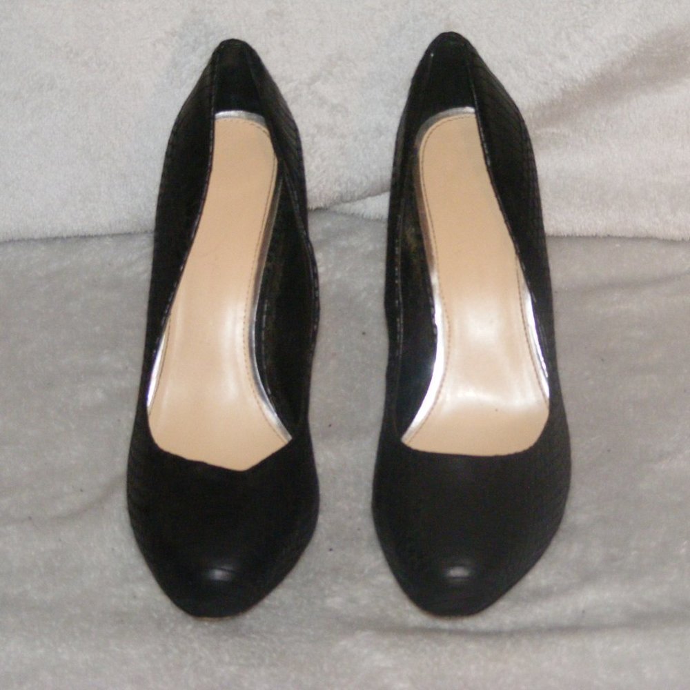 Jessica Simpson Round Black Heels - Picture 2 of 6